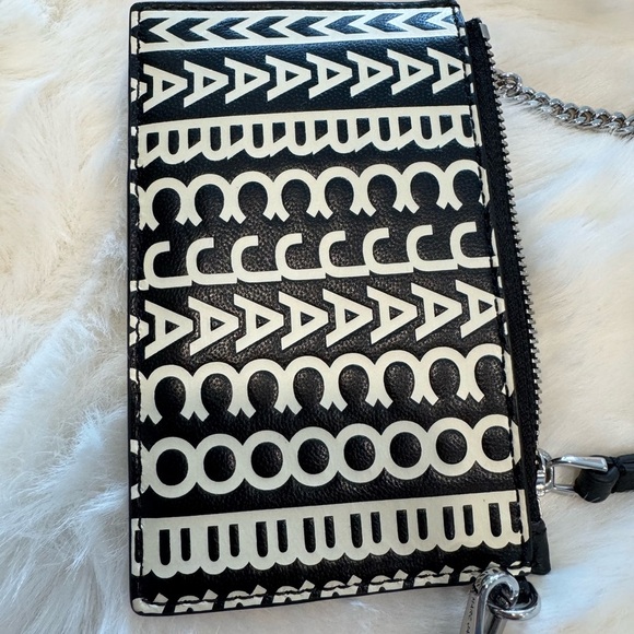 Marc Jacobs Black & White Cardholder Wristlet - Picture 5 of 8